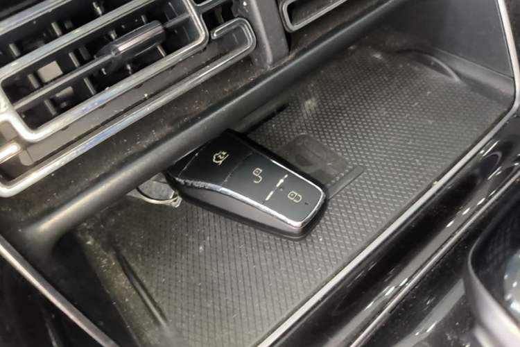 Used BYD Frigate 07 2024 HONOR Edition DM-i 205KM Flagship Model Vehicle Key
