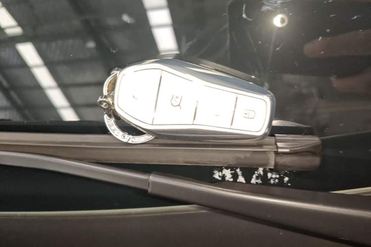 Used BYD Frigate 07 2024 HONOR Edition DM-i 205KM Flagship Model Vehicle Key