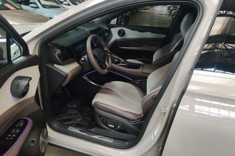 Used BYD Frigate 07 2024 HONOR Edition DM-i 205KM Flagship Model Driver Seat
