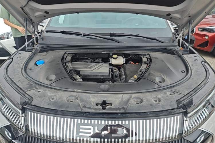 Used BYD Frigate 07 2024 HONOR Edition DM-i 100KM Luxury Model Engine Bay