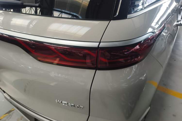 Used BYD Frigate 07 2024 HONOR Edition DM-i 205KM Flagship Model Exterior 3