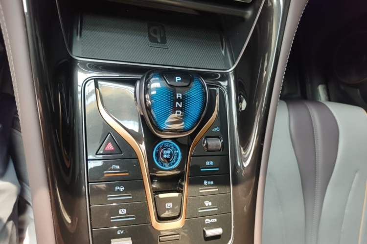 Used BYD Frigate 07 2024 HONOR Edition DM-i 205KM Flagship Model Gear Lever
