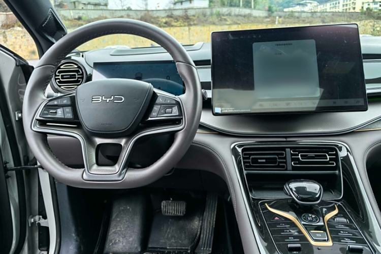 Used BYD Frigate 07 2024 HONOR Edition DM-i 205KM Flagship Model Interior 1