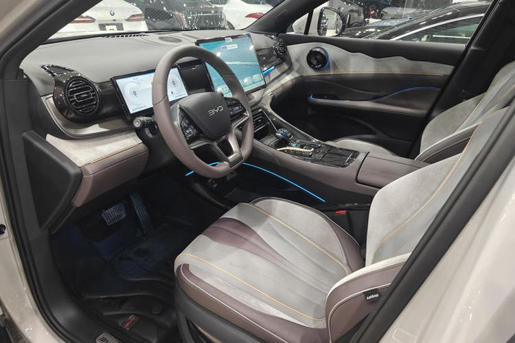 Used BYD Frigate 07 2024 HONOR Edition DM-i 100KM Luxury Model Interior 1