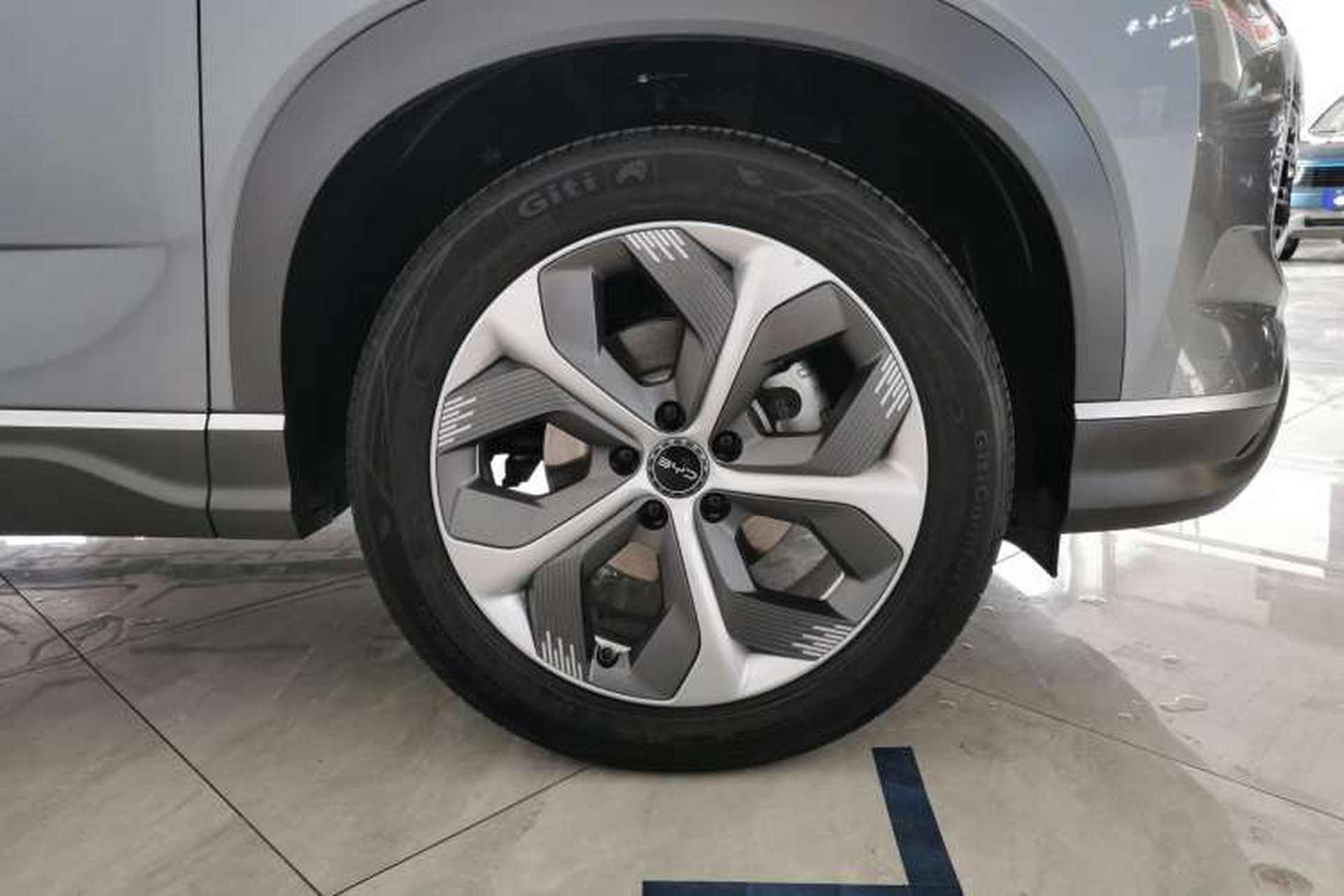 Used BYD Frigate 07 2024 HONOR Edition DM-i 100KM Luxury Model Left Rear Wheel Hub