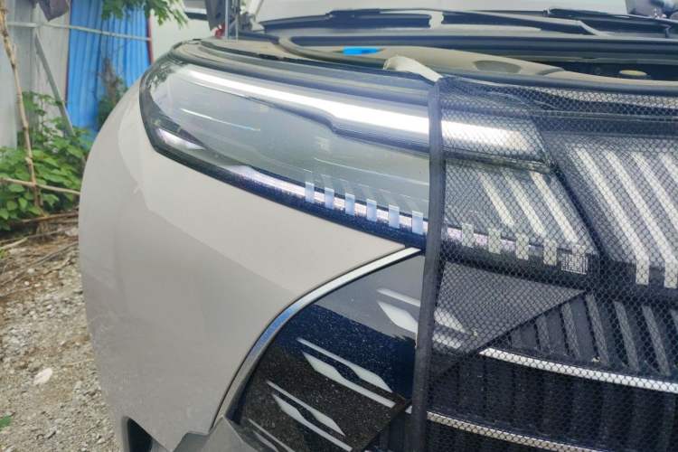 Used BYD Frigate 07 2024 HONOR Edition DM-i 205KM Flagship Model Right Front Headlight