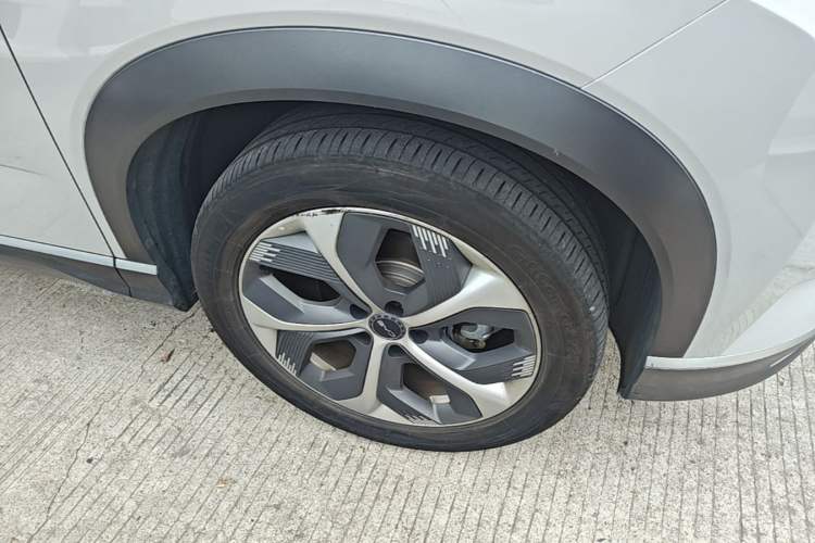 Used BYD Frigate 07 2024 HONOR Edition DM-i 100KM Luxury Model Right Front Wheel Hub