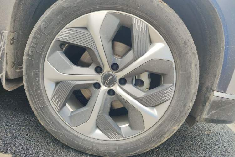 Used BYD Frigate 07 2024 HONOR Edition DM-i 205KM Flagship Model Right Front Wheel Hub
