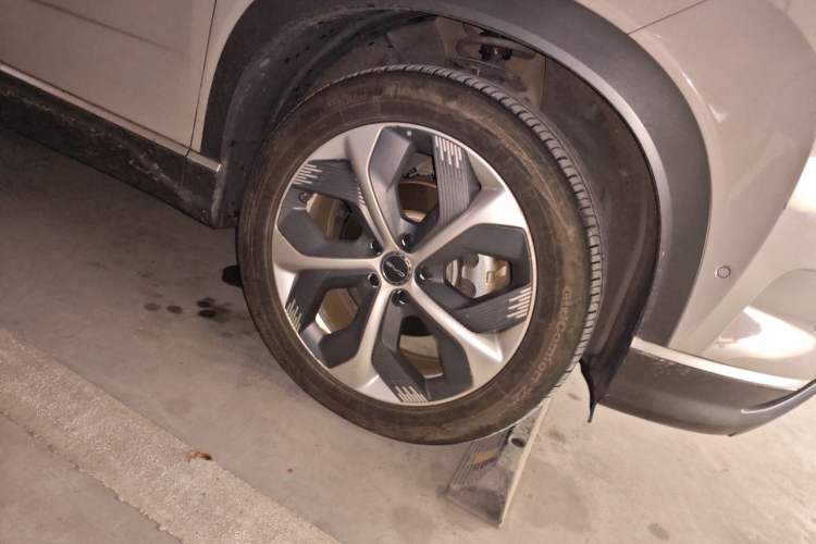 Used BYD Frigate 07 2024 HONOR Edition DM-i 100KM Luxury Model Right Front Wheel Hub