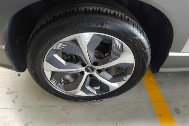 Used BYD Frigate 07 2024 HONOR Edition DM-i 205KM Flagship Model Right Rear Wheel Hub