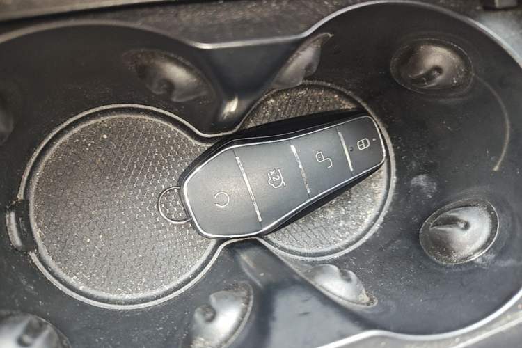 Used BYD Frigate 07 2024 HONOR Edition DM-i 100KM Luxury Model Vehicle Key