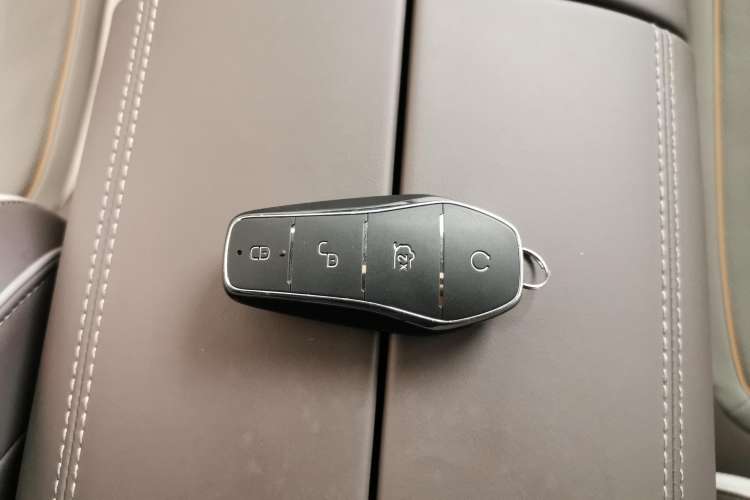 Used BYD Frigate 07 2024 HONOR Edition DM-i 100KM Luxury Model Vehicle Key
