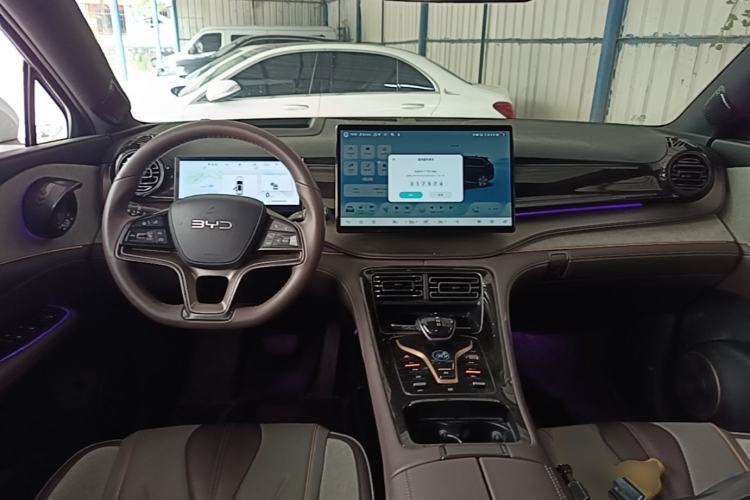 Used BYD Frigate 07 2024 HONOR Edition DM-i 205KM Flagship Model Center Console