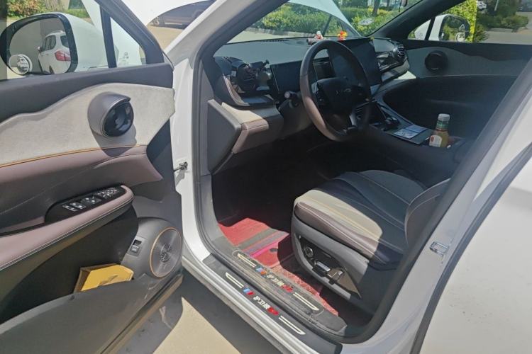 Used BYD Frigate 07 2024 HONOR Edition DM-i 100KM Luxury Model Driver Seat