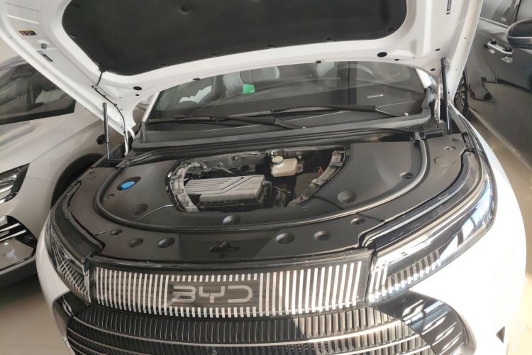 Used BYD Frigate 07 2024 Honor Edition DM-i 100KM Prestige Model Engine Bay