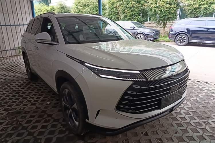 Used BYD Frigate 07 2024 HONOR Edition DM-i 205KM Flagship Model Front Right 45 Deg