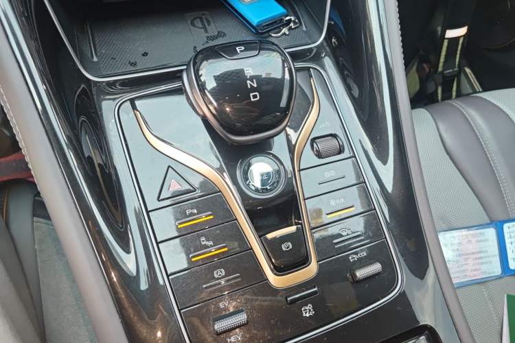 Used BYD Frigate 07 2024 HONOR Edition DM-i 100KM Luxury Model Gear Lever