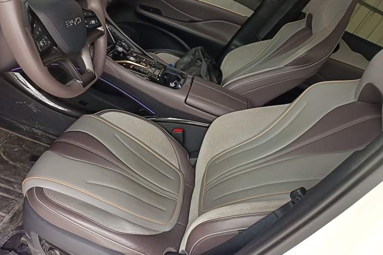 Used BYD Frigate 07 2024 HONOR Edition DM-i 205KM Flagship Model Left Front Seat