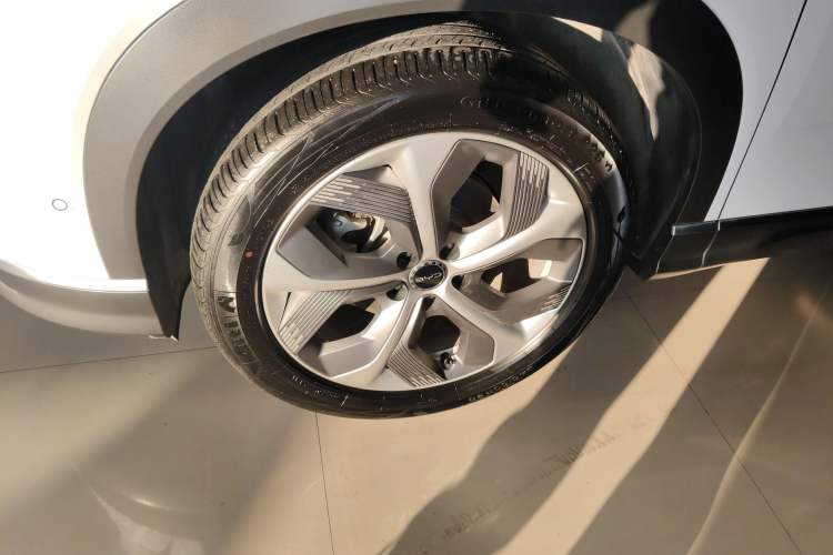 Used BYD Frigate 07 2024 Honor Edition DM-i 100KM Prestige Model Left Front Wheel Hub