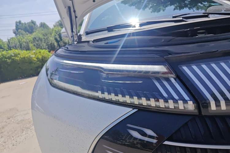 Used BYD Frigate 07 2024 HONOR Edition DM-i 100KM Luxury Model Right Front Headlight