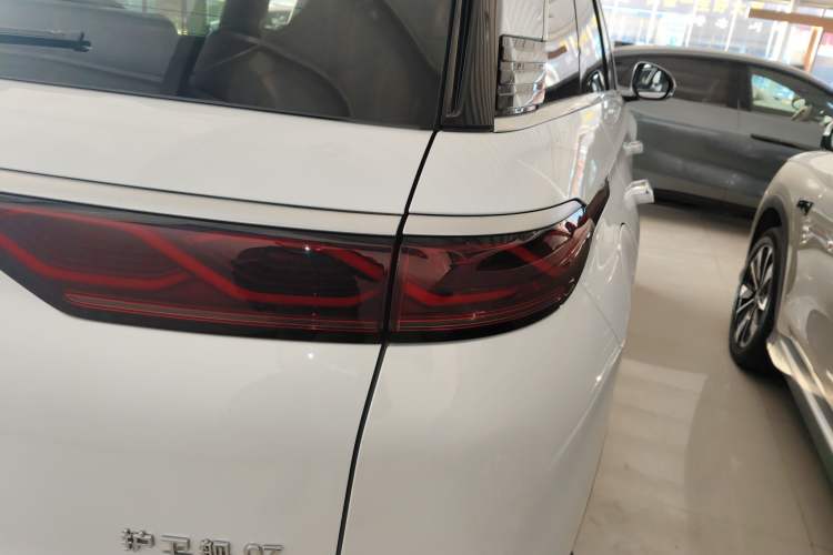 Used BYD Frigate 07 2024 Honor Edition DM-i 100KM Prestige Model Right Rear Taillight