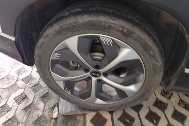 Used BYD Frigate 07 2024 HONOR Edition DM-i 205KM Flagship Model Right Rear Wheel Hub