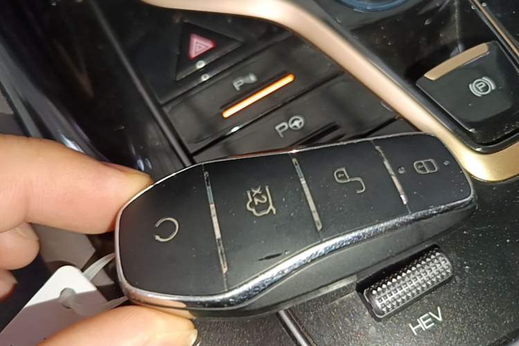 Used BYD Frigate 07 2024 HONOR Edition DM-i 205KM Flagship Model Vehicle Key