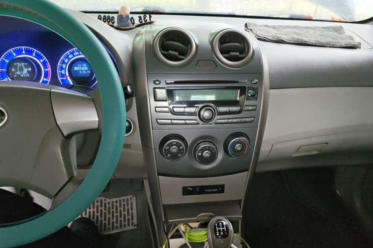 Used BYD G3 2011 Smart Tech Version 1.5L Manual Luxury Edition Audio And AC Panel