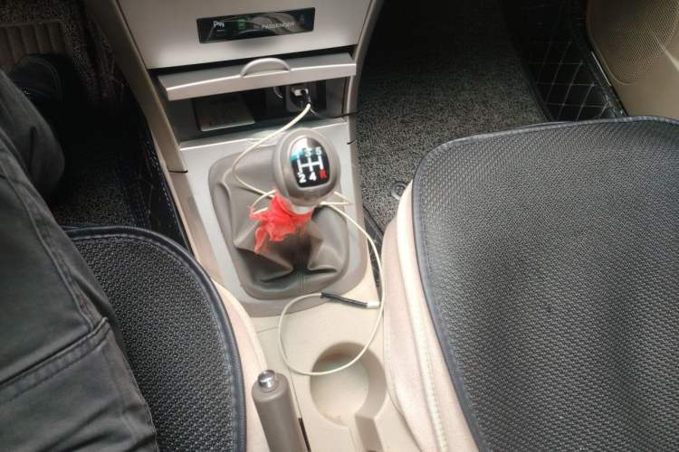 Used BYD G3 2011 Smart Tech Version 1.5L Manual Luxury Edition Gear Lever