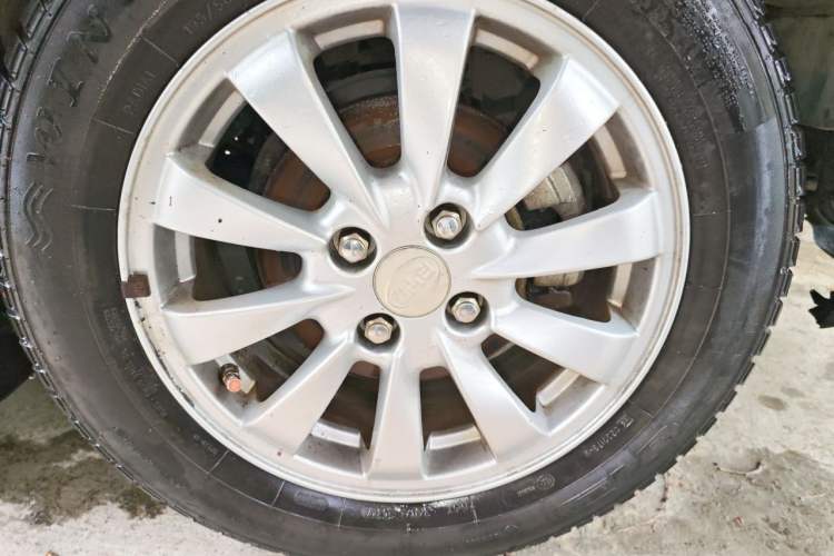 Used BYD G3 2011 Smart Tech Version 1.5L Manual Luxury Edition Right Front Wheel Hub