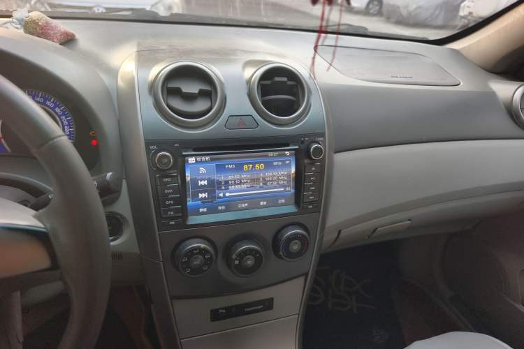 Used BYD G3 2011 Smart Tech Version 1.5L Manual Luxury Edition Audio And AC Panel