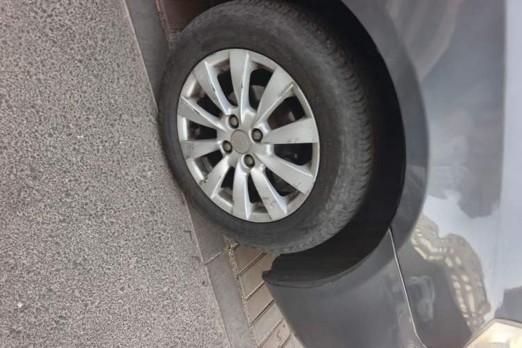 Used BYD G3 2011 Smart Tech Version 1.5L Manual Luxury Edition Right Front Wheel Hub