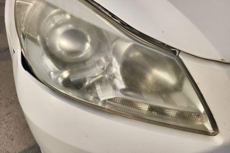 Used BYD G3 2011 Smart Tech Version 1.5L Manual Luxury Edition Right Front Headlight