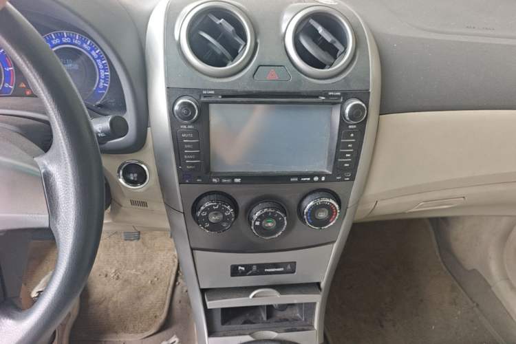 Used BYD G3 2012 1.5L Manual Luxury Edition Audio And AC Panel