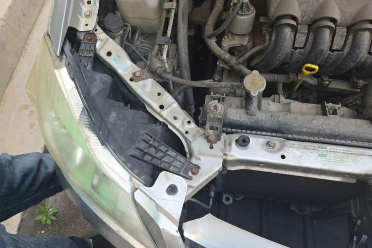 Used BYD G3 2012 1.5L Manual Standard Edition Engine Bay Right