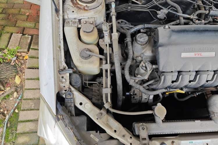 Used BYD G3 2012 1.5L Manual Luxury Edition Engine Bay Right