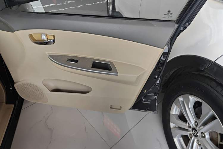 Used BYD G3R 2011 1.8L CVT Shangya Model Right Front Door Interior