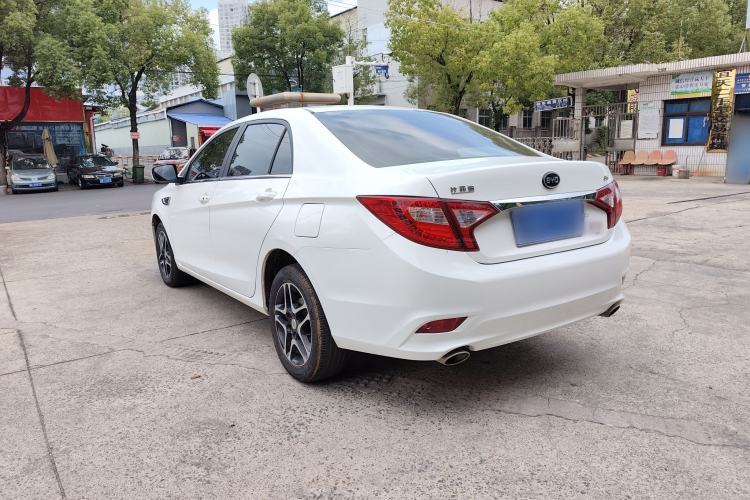 Used BYD G5 2014 1.5TID Automatic Luxury Version Exterior 2