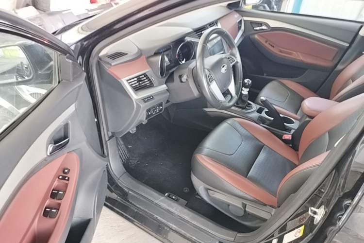 Used BYD G5 2014 1.5TI Manual Luxury Edition Driver Seat