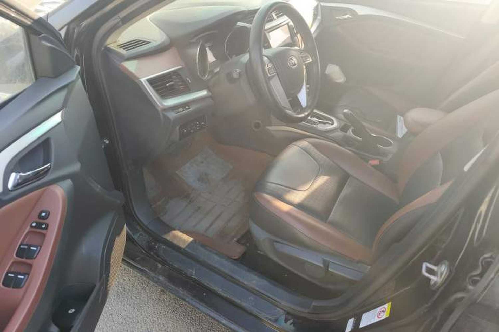 Used BYD G5 2014 1.5TID Automatic Prestige Model Driver Seat
