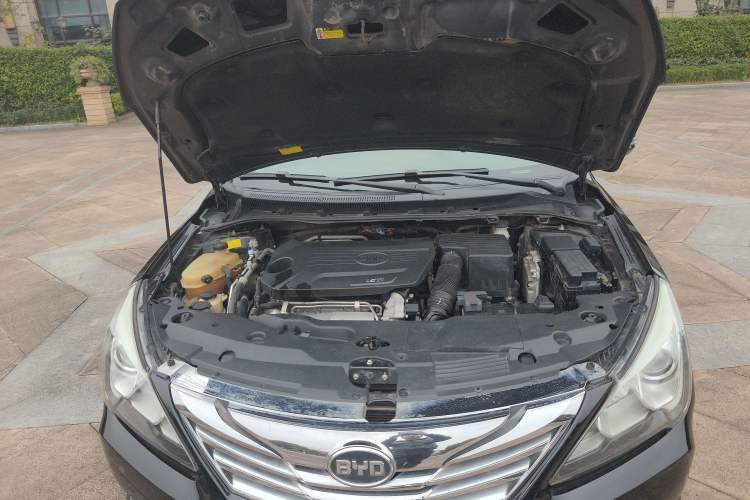 Used BYD G5 2014 1.5TID Automatic Prestige Model Engine Bay