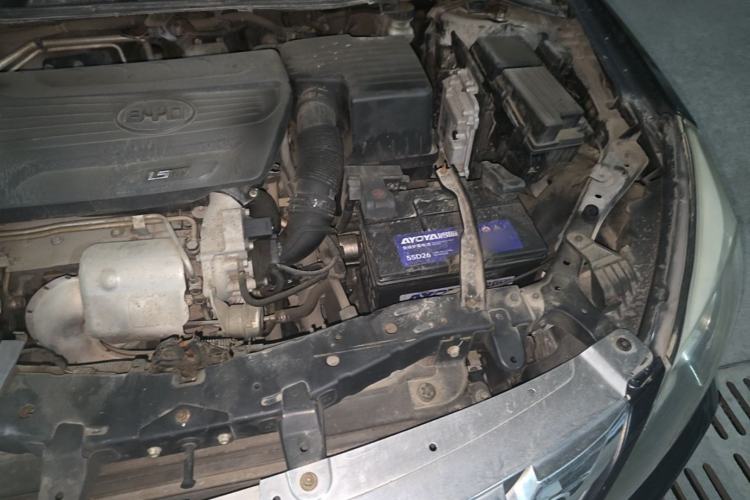 Used BYD G5 2014 1.5TID Automatic Prestige Model Engine Bay Left
