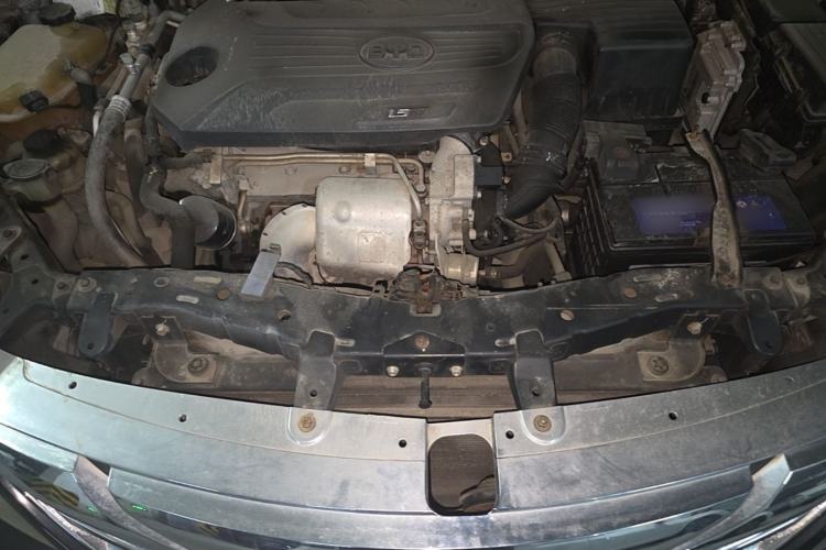 Used BYD G5 2014 1.5TID Automatic Prestige Model Engine Bay