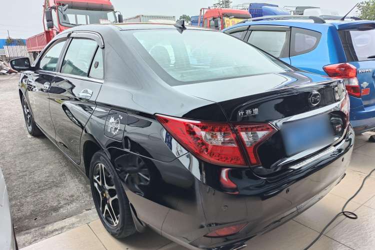 Used BYD G5 2014 1.5TID Automatic Prestige Model Exterior 2