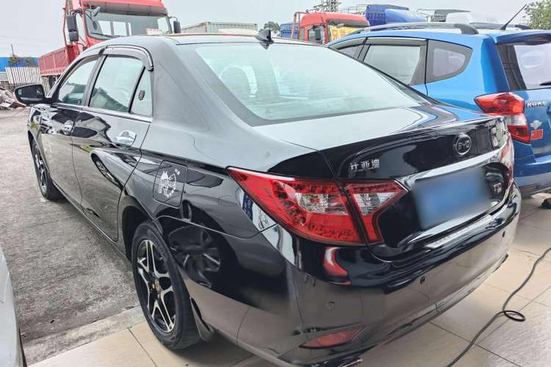 Used BYD G5 2014 1.5TID Automatic Prestige Model Exterior 2