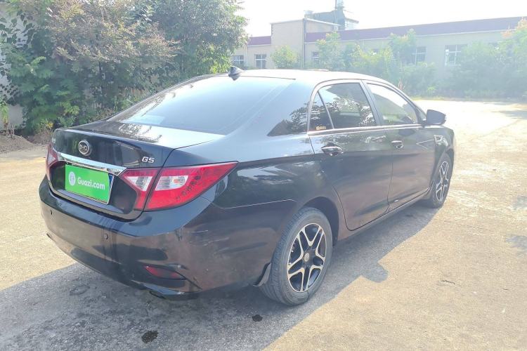 Used BYD G5 2014 1.5TID Automatic Prestige Model Exterior 3