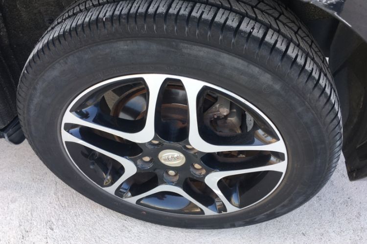 Used BYD G5 2014 1.5TID Automatic Prestige Model Exterior 8