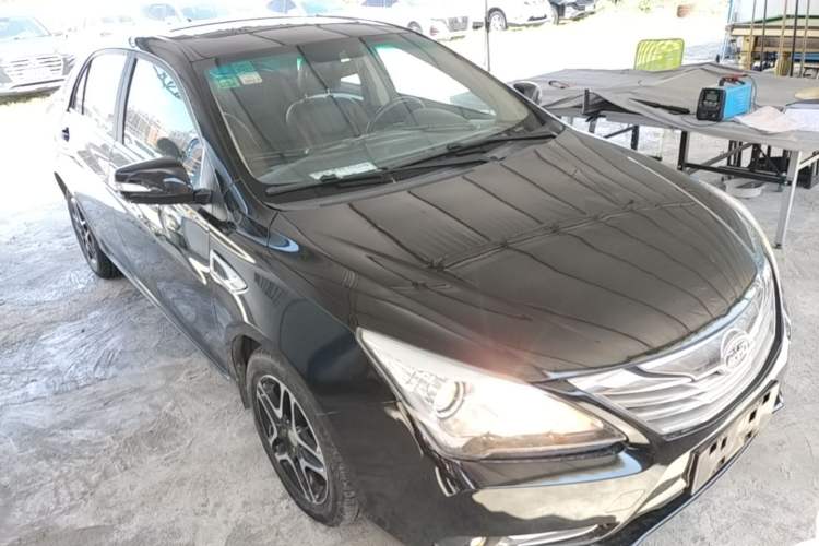 Used BYD G5 2014 1.5TI Manual Luxury Edition Front Right 45 Deg