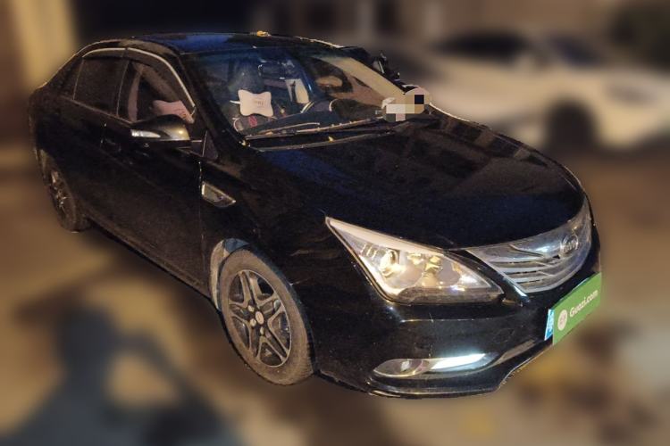 Used BYD G5 2014 1.5TI Manual Luxury Edition Front Right 45 Deg