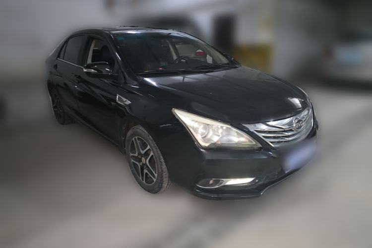 Used BYD G5 2014 1.5TID Automatic Prestige Model Front Right 45 Deg